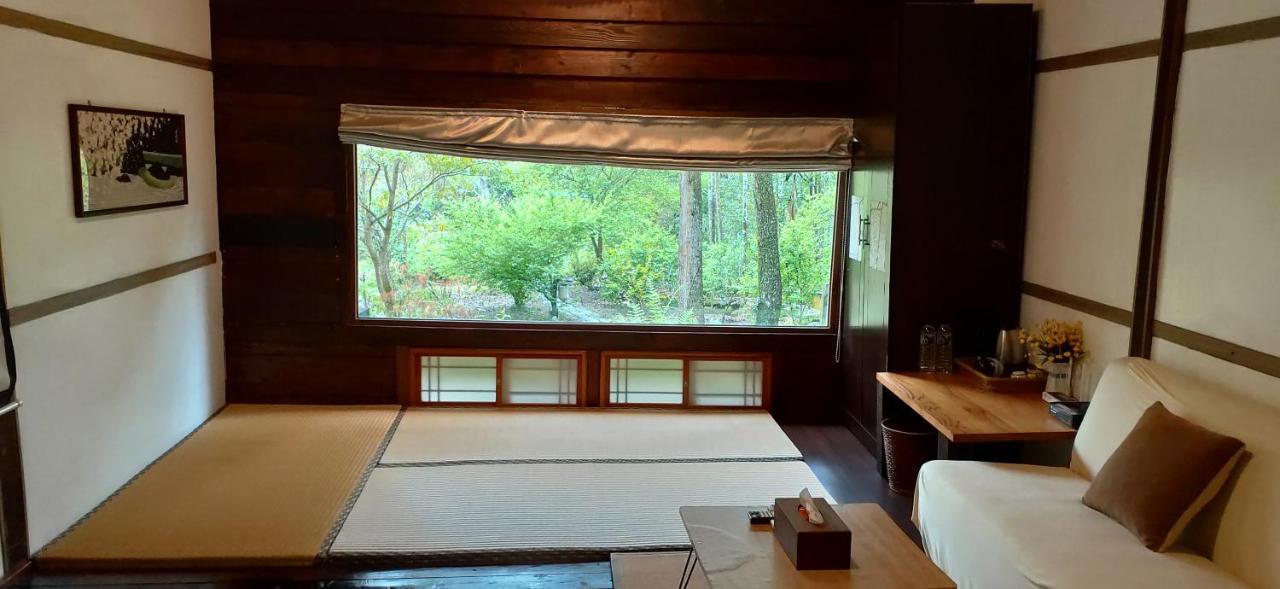 Bright Moon Homestay Dongshi  Exterior foto